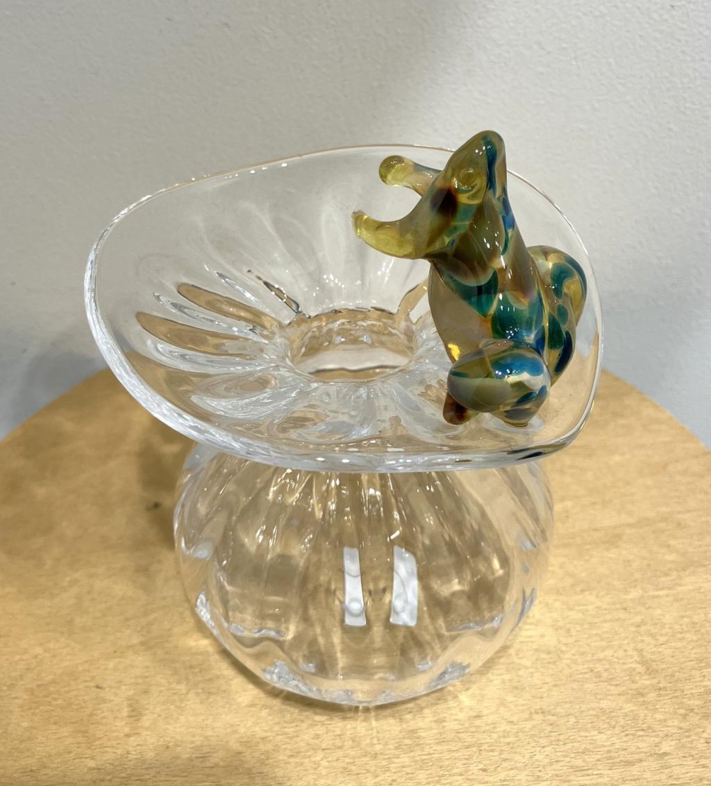 花を抱える花器
１３,２００円 Grass  Aquarium
　ー　可児友紀　ガラス作品展　ー
　　～　日本橋木屋本店 izutuki　～