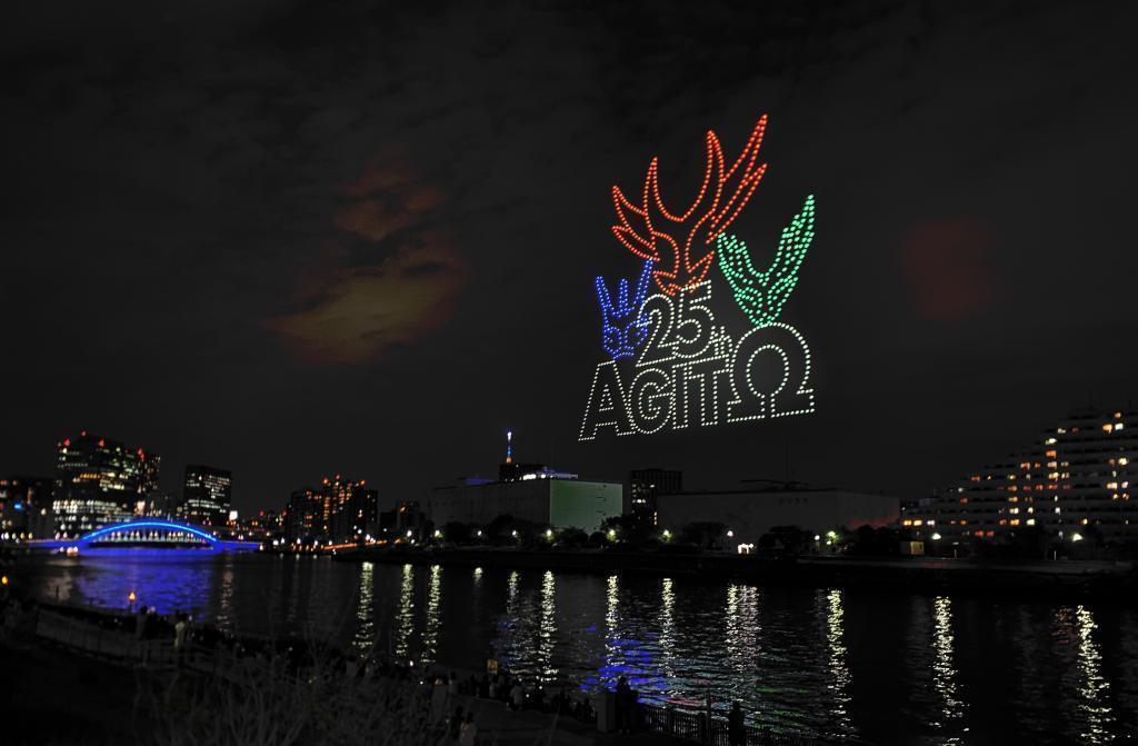  「仮面ライダーアギト」のドローンショー