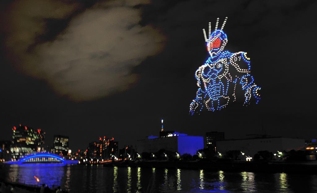  「仮面ライダーアギト」のドローンショー