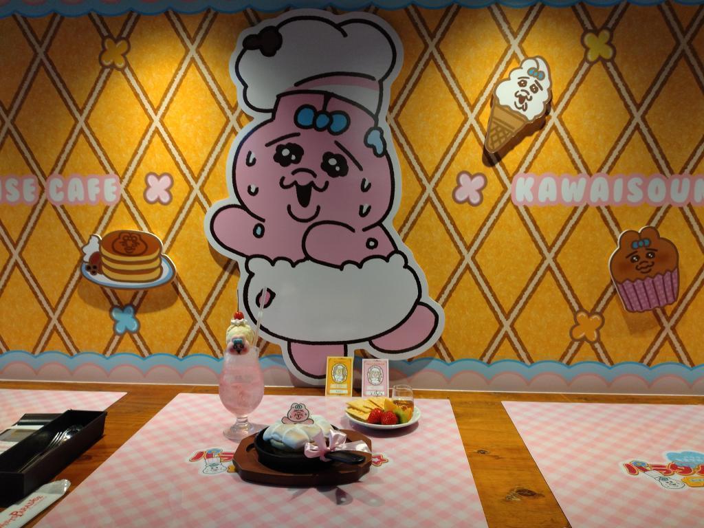 徹底したキャラクター仕様でまさに“浸る空間” 修学旅行生にも人気⁈銀座のコラボカフェ
～パラダイス！カフェ～
 “おぱんちゅうさぎ・んぽちゃむ・きみまろ” の世界に浸る