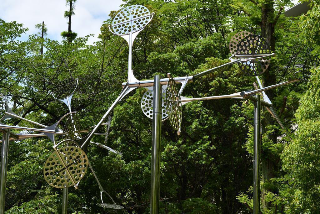 The Sculptor of the Wind: Susumu Shingu's Works in Chuo Ward