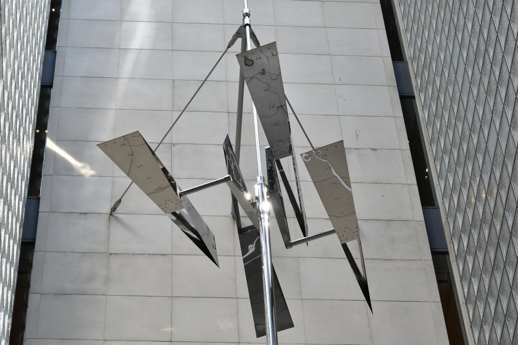  The Sculptor of the Wind: Susumu Shingu's Works in Chuo Ward