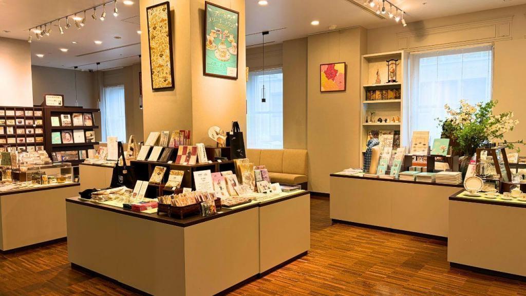  三井記念美術館で、うっとりするようなティーカップたちを堪能