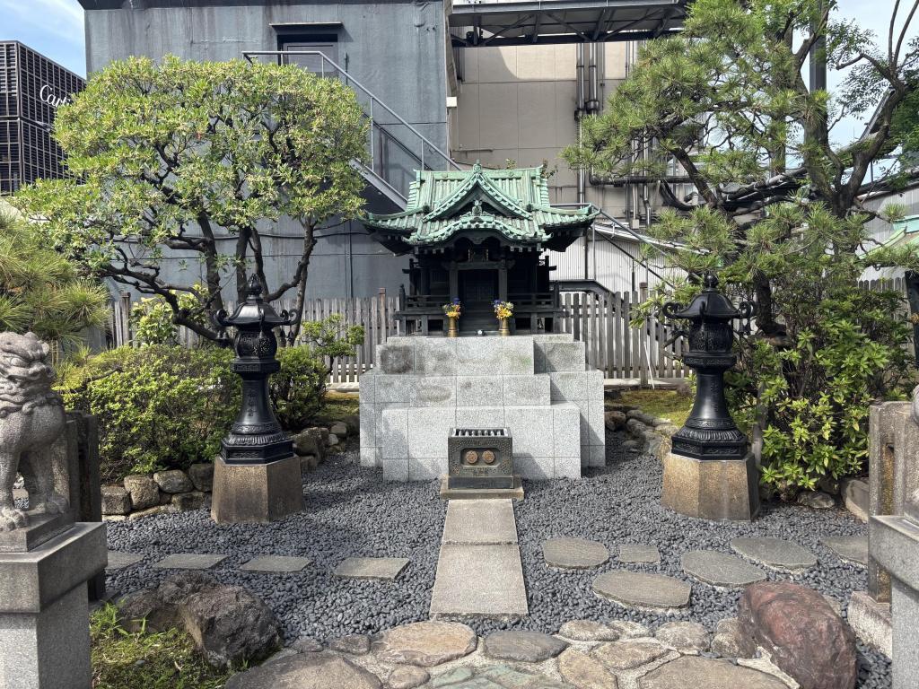食事の後は龍光不動尊へお参りも 「松屋PREMIUM」牛丼の松屋が松屋銀座に常設店を出店！