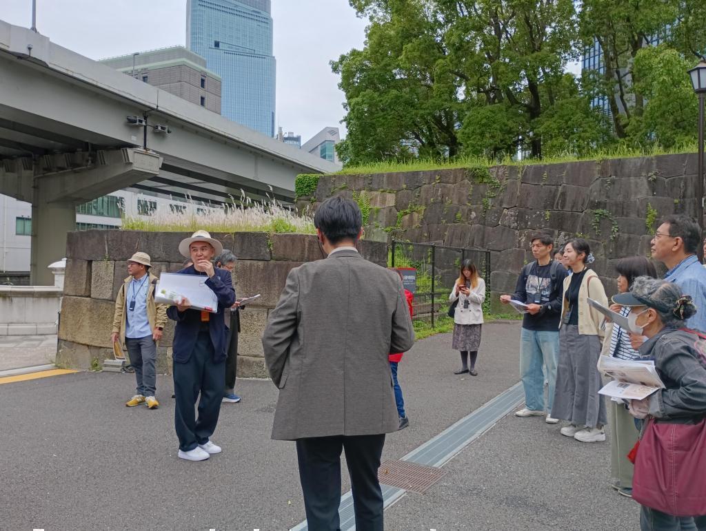 枡形門の石垣の一部が現存 （2026年5月23-24日）第３回東京建築祭に常盤小学校・日本橋歴史アーカイブス初公開を（2026年7月4日）常盤学校校友会で報告！
