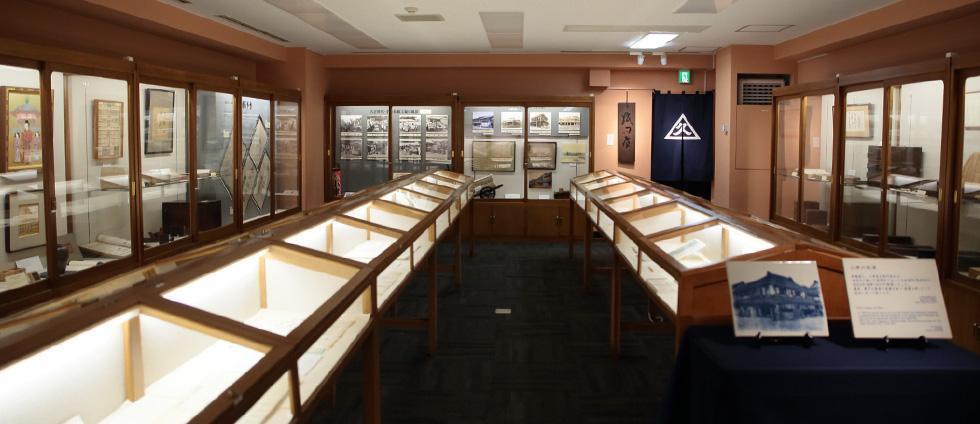  【中央区をもっと知ろう！】　中央区まちかど展示館主催のイベント　
＜夏休み親子体験バスツアー（8/5、8/7）＞　
＜夏休みスタンプラリー＆クイズ（7/1～8/31）＞