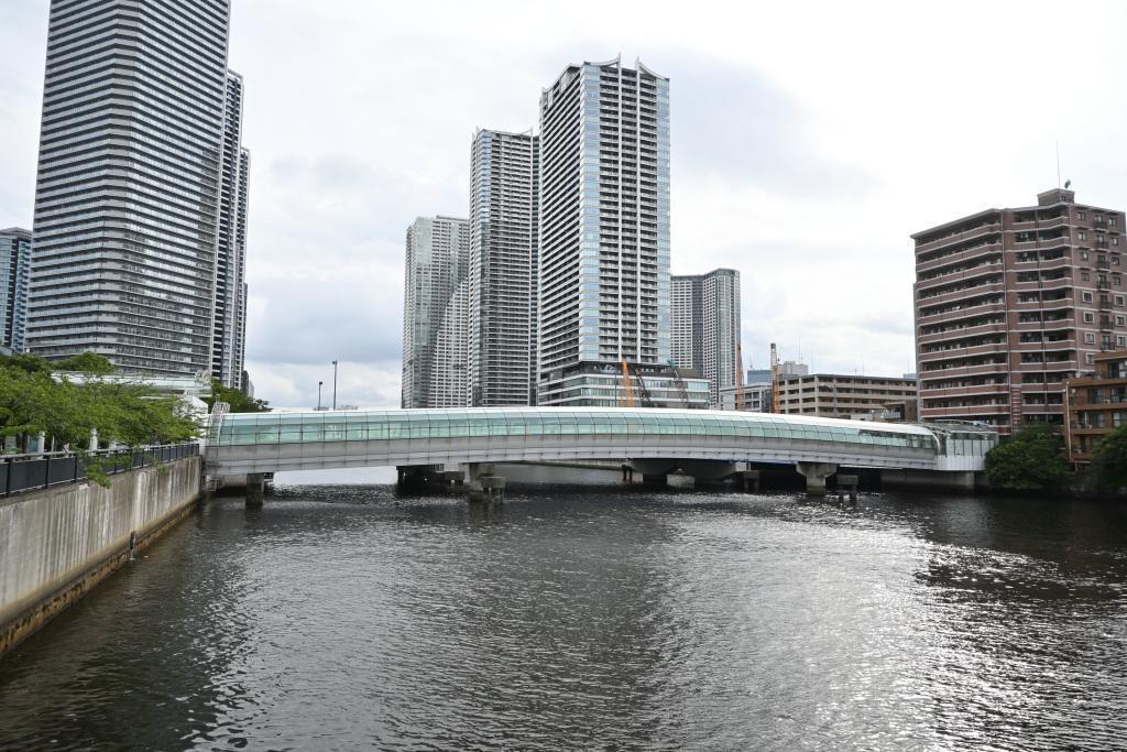  Pedestrian Bridges over the Asashio Canal