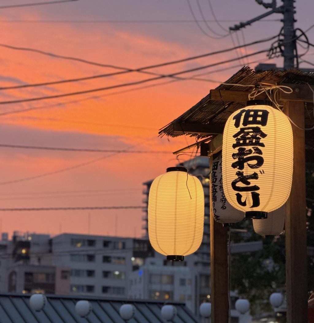  佃の盆踊りが始まりましたよ
信長・石山合戦由来の跛行おどりが15日（水）まで