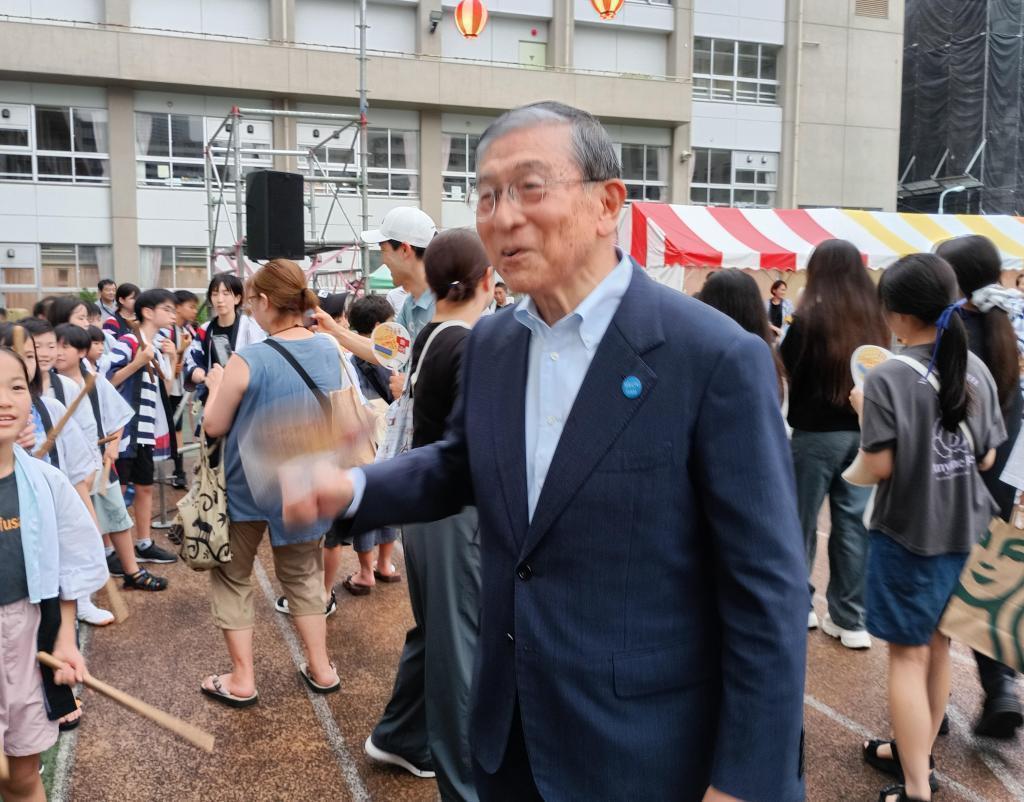 中央区長　山本泰人様も来賓として招かれ、ご挨拶されました。 2026.7.17月島第一小学校１２０周年・月島第一幼稚園７３周年記念夏祭り開催
月島第一幼稚園７３周年までの１学期の取り組み！