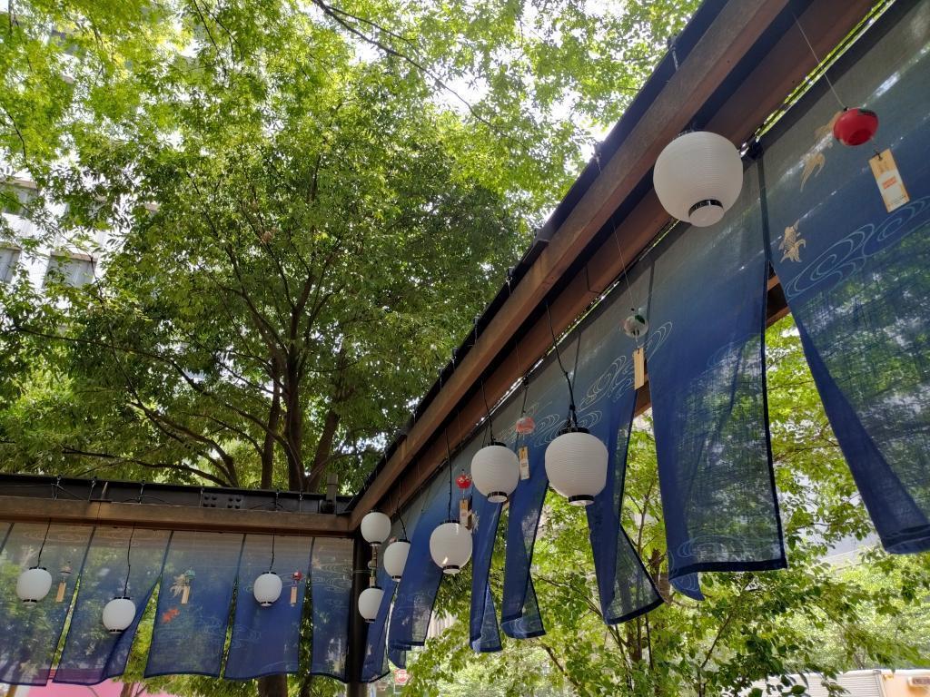  ～五感で楽しむ、江戸の涼～【ECO EDO 日本橋 2026】（～8/31）
夏を奏でる風鈴スポット：＜森の風鈴小径（福徳神社横 通路）＞＆＜コレド室町テラス けやき広場＞