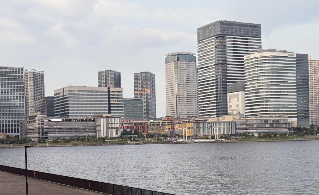  リゾート気分で海辺散歩　夏の夕暮れは晴海緑道公園で涼もう