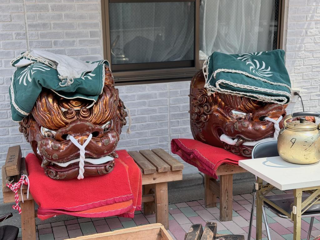 例大祭の見どころは、大幟旗揚げ・獅子頭宮入り・大神輿（含む船渡御） 【最新版】住吉神社例大祭（8/6-10）
大幟柱が立ちあがり獅子頭が蔵出し・祭りはもうすぐです