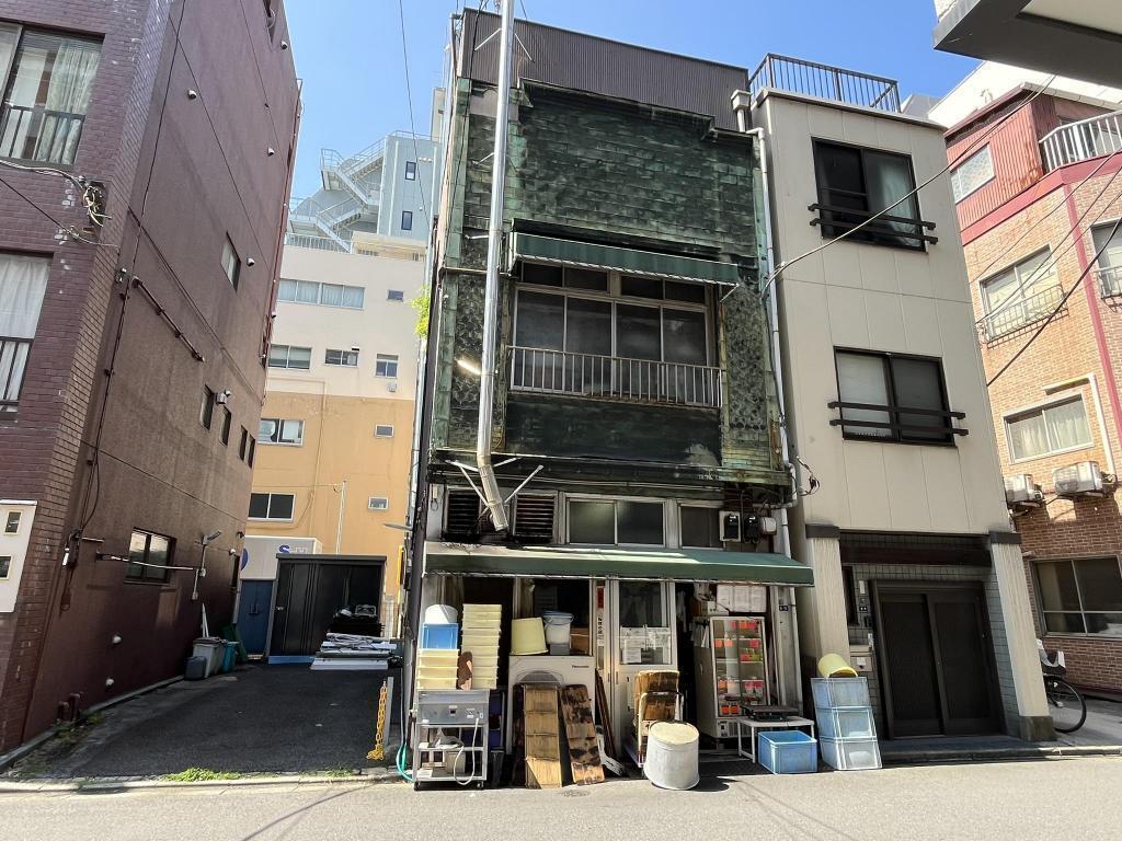 ⑦ 人形町に残る古い建物