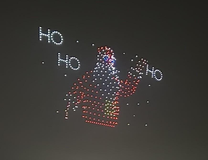  隅田川の夜空に突如現れたジョングク