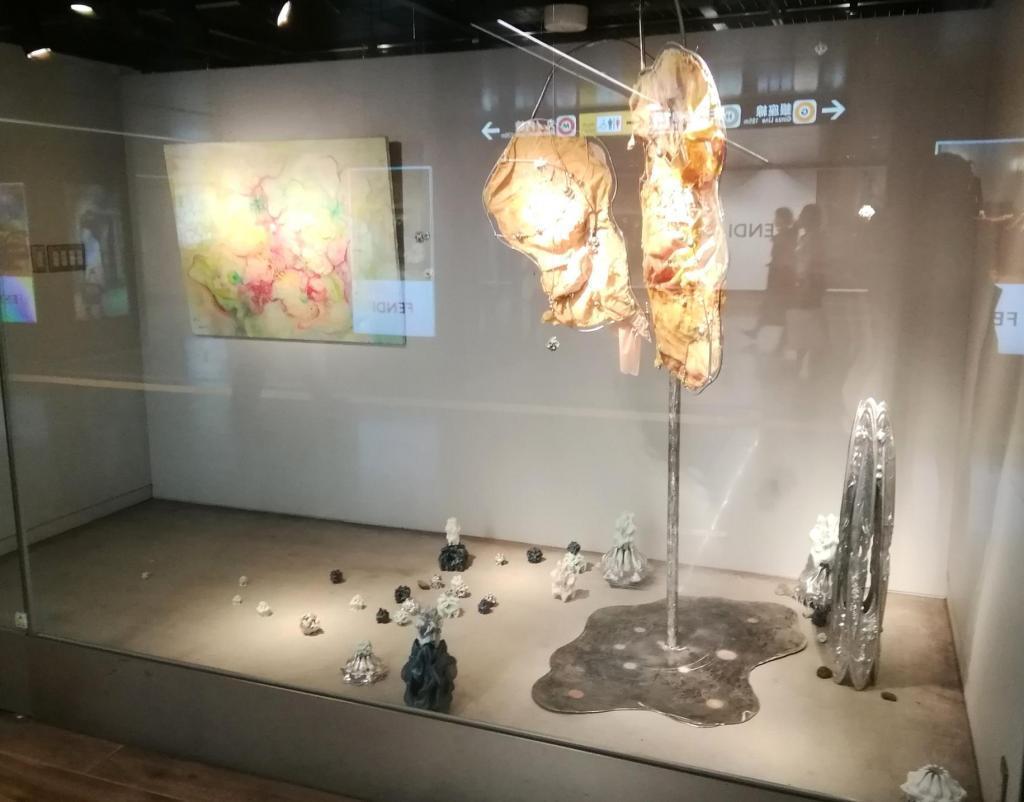 Pure State
鄭佳融 「JOSHIBI at METRO」展（前期）
　　～　メトロ銀座ギャラリー　～