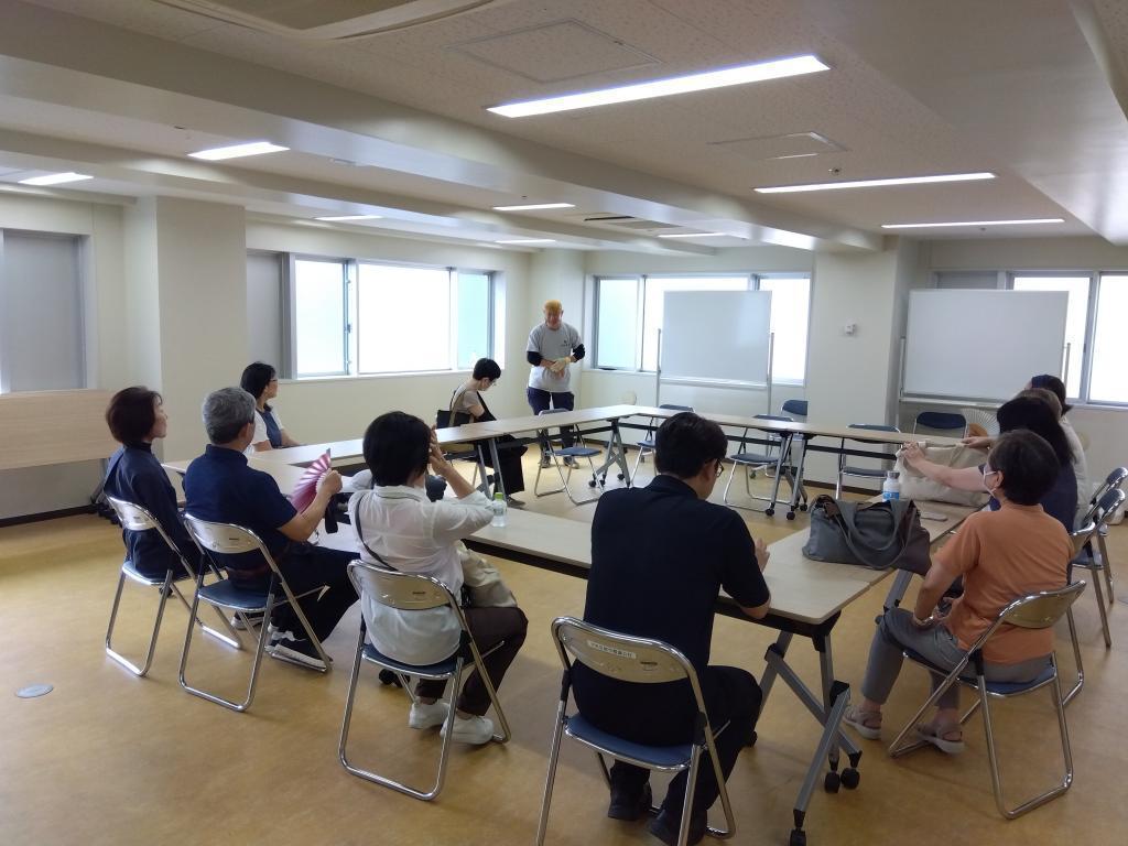 先ずは海幸橋棟会議室にて 本日も大漁！　築地場外市場！！