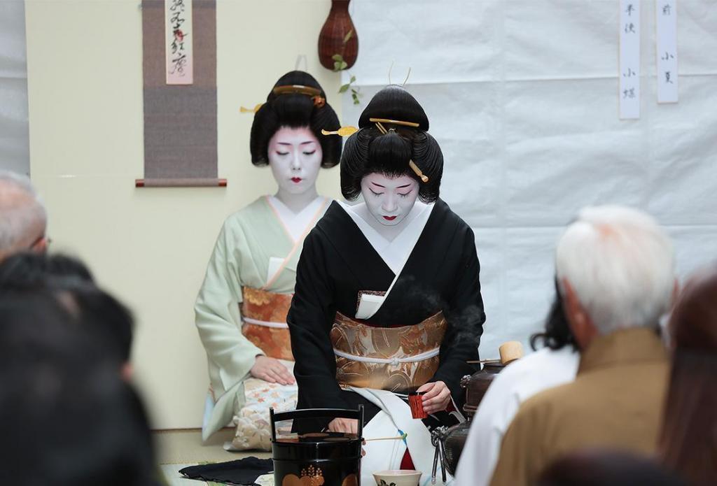 銀茶会　＜茶席券の申し込み期限：10月7日（水）＞ 秋の中央区はイベント盛りだくさん！
【オータムギンザ2026（AUTUMN GINZA 2026）】（10/16～11/3）　
＜銀茶会「茶席券」申込期限：10月7日（水）＞