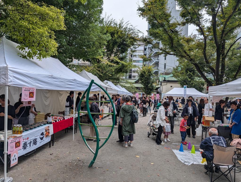 賑わう屋台エリア 第二回芝居小屋「日本橋座」が開催されました！