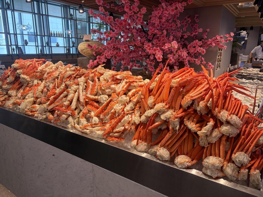 こんな豪華な食べ放題、見たことがない！銀座に誕生「極上海鮮ビュッフェダイニング　銀座四海（よつみ）」