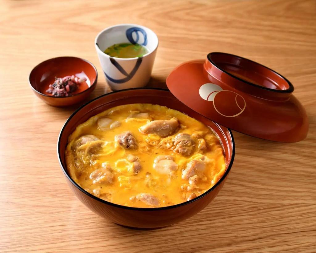 日本橋人形町＜玉ひで＞
とく親子丼 秋の中央区はイベント盛りだくさん！　
第74回 中央区観光商業まつり【第16回 東京まん真ん中 味と匠の 大中央区展】（日本橋三越、10/21～10/26）