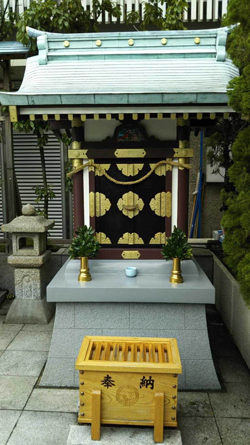  銀座出世地蔵尊と三囲神社